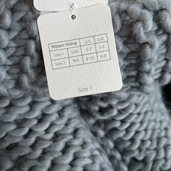 NEW Simons Slippers - Picture 5 of 5